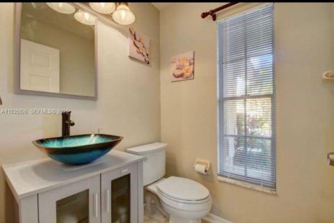 House in Wellington, Florida 5 bedrooms, 180.79 sq.m. № 2059896 - photo 15