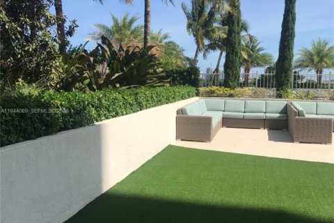 Снять в аренду квартиру в Майами, Флорида 1 спальня, 76.55м2, № 2005019 - фото 11