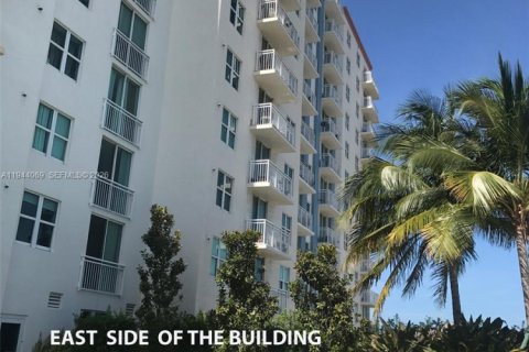 Снять в аренду квартиру в Майами, Флорида 1 спальня, 76.55м2, № 2005019 - фото 5