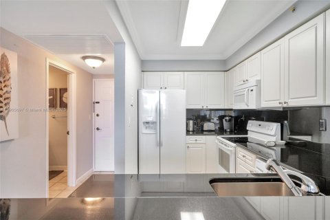 Снять в аренду кондоминиум в Холливуд, Флорида 45.15м2, № 1956384 - фото 8