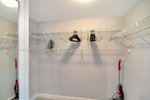 Снять в аренду кондоминиум в Холливуд, Флорида 45.15м2, № 1956384 - фото 20