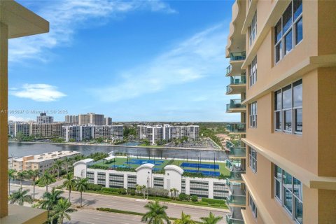 Снять в аренду кондоминиум в Холливуд, Флорида 45.15м2, № 1956384 - фото 6