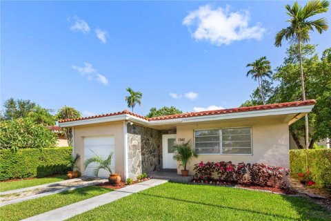 House in Coral Gables, Florida 3 bedrooms, 149.11 sq.m. № 1794190 - photo 2