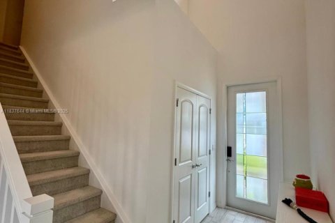 House in Oakland Park, Florida 4 bedrooms, 197.88 sq.m. № 1822222 - photo 9