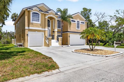 Casa en Hudson, Florida 4 dormitorios, 201.41 m2 № 2112720