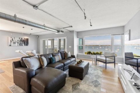 Condo in Sarasota, Florida, 2 bedrooms  № 1427620 - photo 22