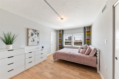 Condo in Sarasota, Florida, 2 bedrooms  № 1427620 - photo 16