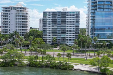 Condo in Sarasota, Florida, 2 bedrooms  № 1427620 - photo 4