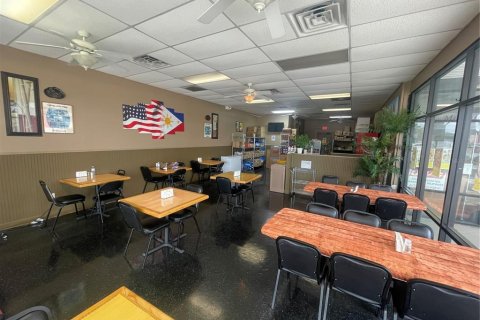 Commercial property in Orange Park, Florida № 1616711 - photo 4