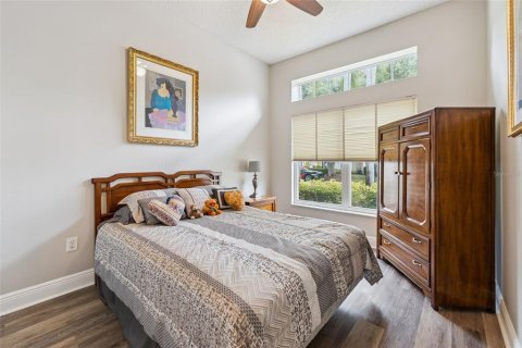 Condo in Sun City Center, Florida, 2 bedrooms № 2210205 - photo 9