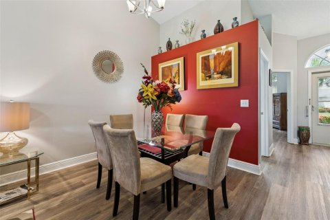 Condo in Sun City Center, Florida, 2 bedrooms № 2210205 - photo 3
