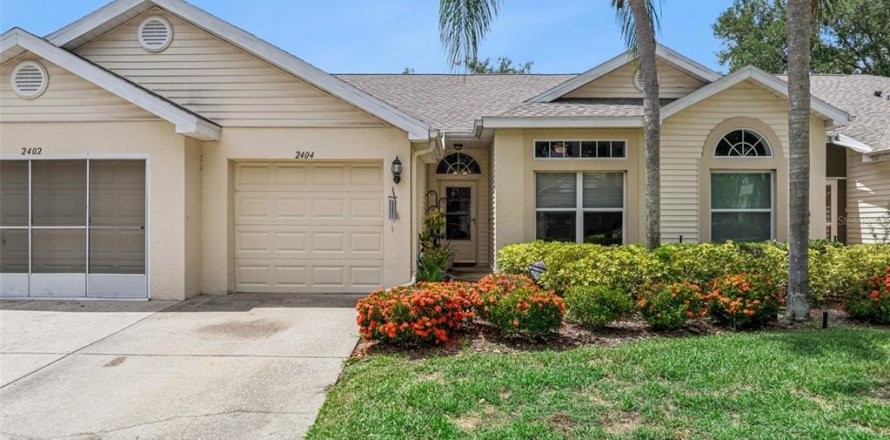 Condo in Sun City Center, Florida, 2 bedrooms № 2210205