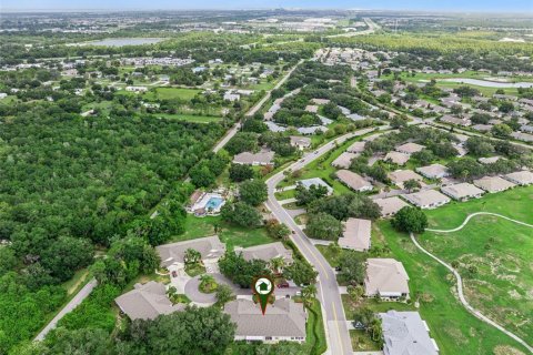 Condo in Sun City Center, Florida, 2 bedrooms № 2210205 - photo 17