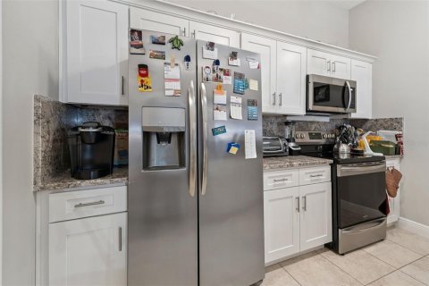 Condo in Sun City Center, Florida, 2 bedrooms № 2210205 - photo 7