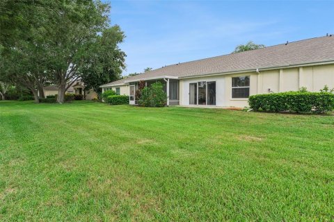 Condo in Sun City Center, Florida, 2 bedrooms № 2210205 - photo 14
