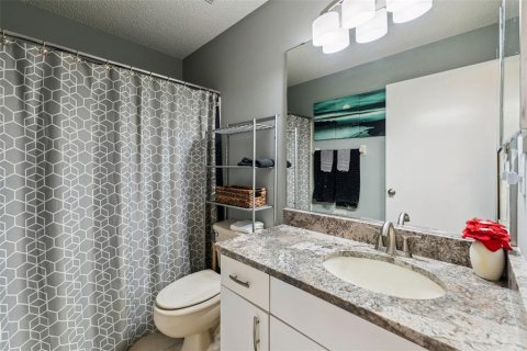 Condo in Sun City Center, Florida, 2 bedrooms № 2210205 - photo 10