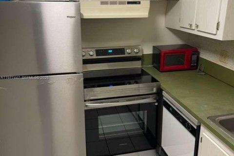 Снять в аренду кондоминиум в Маргит, Флорида 1 спальня, 66.89м2, № 2041697 - фото 2