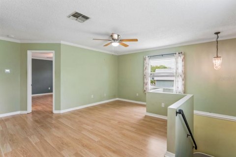 Townhouse in New Port Richey, Florida 2 bedrooms, 166.85 sq.m. № 2114105 - photo 16