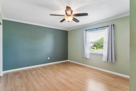 Townhouse in New Port Richey, Florida 2 bedrooms, 166.85 sq.m. № 2114105 - photo 24