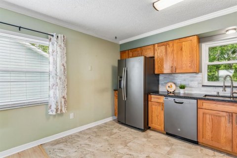 Townhouse in New Port Richey, Florida 2 bedrooms, 166.85 sq.m. № 2114105 - photo 21