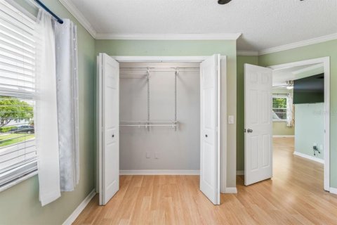 Townhouse in New Port Richey, Florida 2 bedrooms, 166.85 sq.m. № 2114105 - photo 26