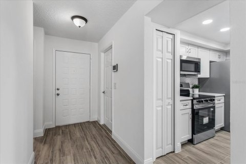 Touwnhouse à vendre à Longwood, Floride: 2 chambres, 107.58 m2 № 2372817 - photo 7