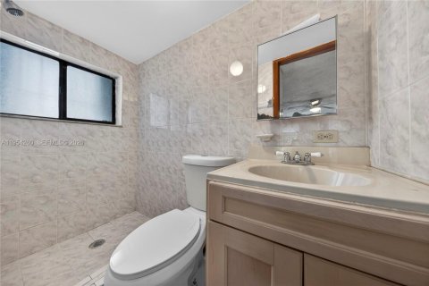 Villa ou maison à vendre à Miami, Floride: 3 chambres, 165.74 m2 № 2011638 - photo 13