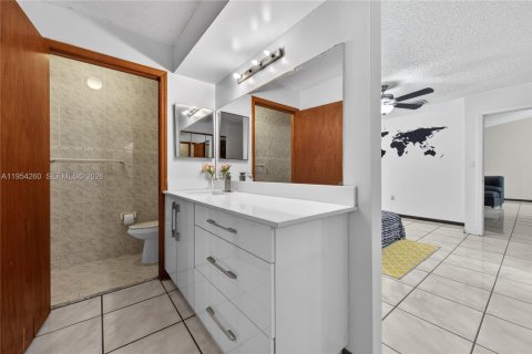 Villa ou maison à vendre à Miami, Floride: 3 chambres, 165.74 m2 № 2011638 - photo 15