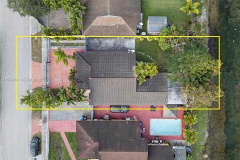 Villa ou maison à vendre à Miami, Floride: 3 chambres, 165.74 m2 № 2011638 - photo 3