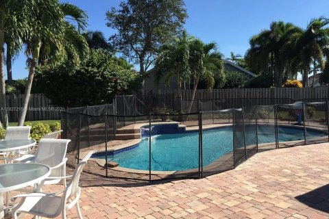 House in Sunrise, Florida 3 bedrooms, 124.49 sq.m. № 1798772 - photo 4