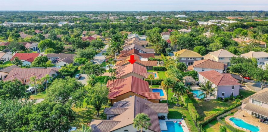 House in Coral Springs, Florida 4 bedrooms, 205.13 sq.m. № 1208814