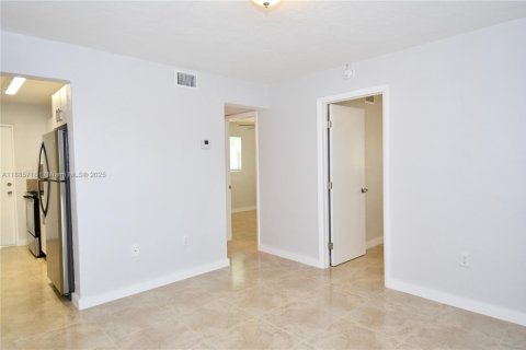 Appartement à louer à Miami, Floride: 2 chambres, 74.32 m2 № 1932497 - photo 3