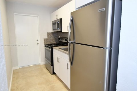 Appartement à louer à Miami, Floride: 2 chambres, 74.32 m2 № 1932497 - photo 4