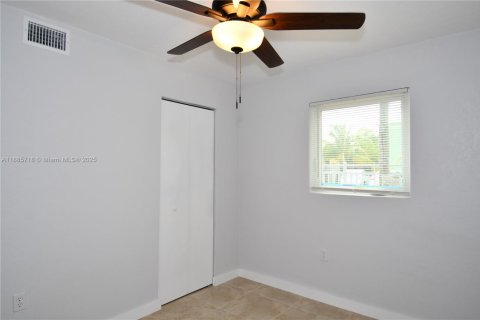 Appartement à louer à Miami, Floride: 2 chambres, 74.32 m2 № 1932497 - photo 9