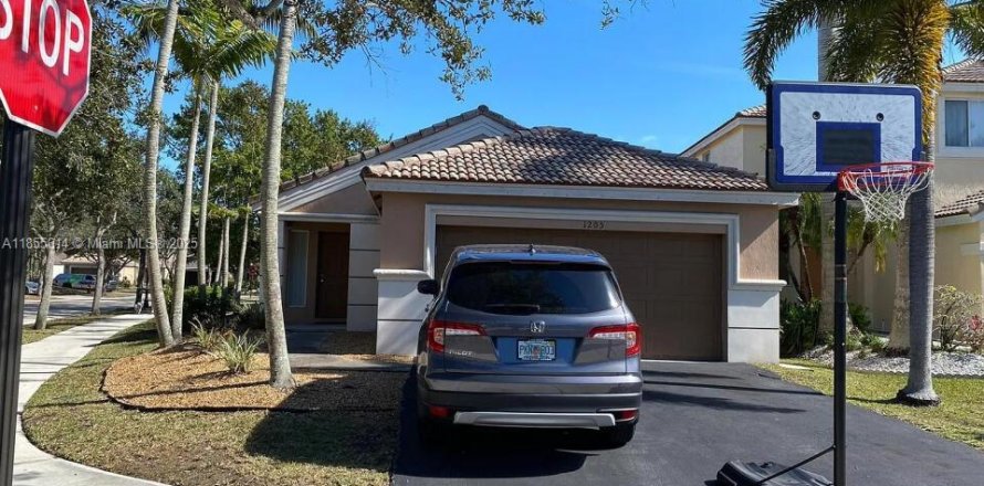Villa ou maison à Weston, Floride 3 chambres, 131.92 m2 № 1877897
