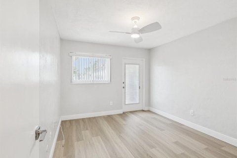 Condo in Clearwater, Florida, 2 bedrooms  № 1876335 - photo 27
