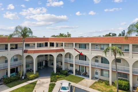 Condo in Clearwater, Florida, 2 bedrooms  № 1876335 - photo 2