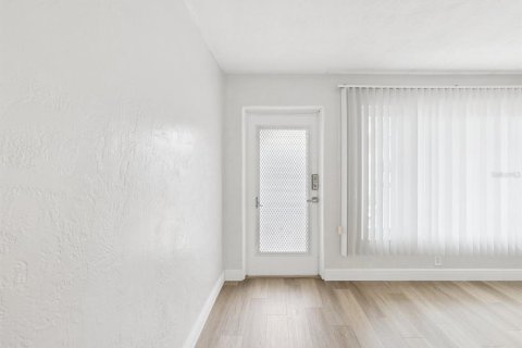 Condo in Clearwater, Florida, 2 bedrooms  № 1876335 - photo 5