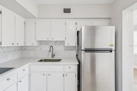 Condo in Clearwater, Florida, 2 bedrooms  № 1876335 - photo 14