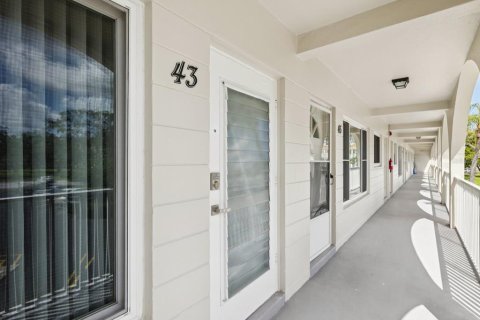 Condo in Clearwater, Florida, 2 bedrooms  № 1876335 - photo 4