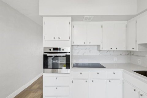 Condo in Clearwater, Florida, 2 bedrooms  № 1876335 - photo 13