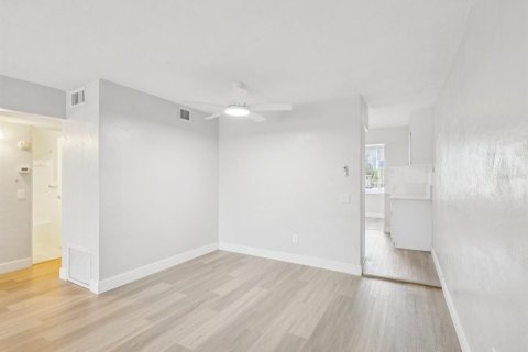 Condo in Clearwater, Florida, 2 bedrooms  № 1876335 - photo 10