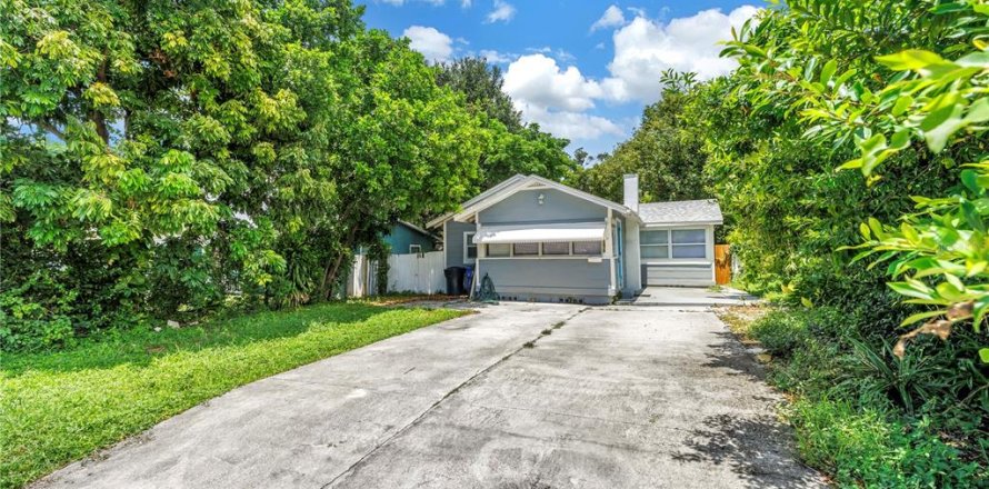 Villa ou maison à Saint Petersburg, Floride 3 chambres, 89.56 m2 № 1880872