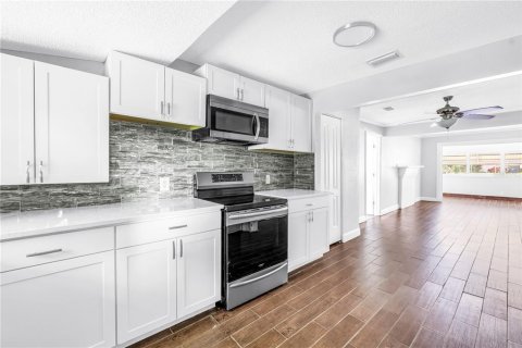 Villa ou maison à vendre à Saint Petersburg, Floride: 3 chambres, 89.56 m2 № 1880872 - photo 18