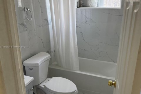 Villa ou maison à vendre à Lauderhill, Floride: 3 chambres, 98.38 m2 № 1922899 - photo 3