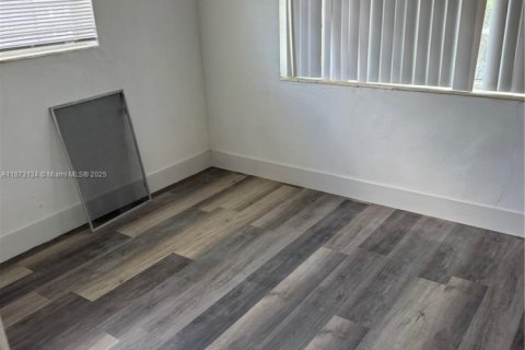 Villa ou maison à vendre à Lauderhill, Floride: 3 chambres, 98.38 m2 № 1922899 - photo 5
