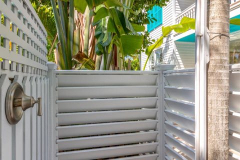 Casa en venta en Key West, Florida, 4 dormitorios, 208.1 m2 № 437773 - foto 1