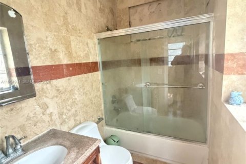 Casa en venta en North Miami, Florida, 3 dormitorios, 192.68 m2 № 2026994 - foto 12