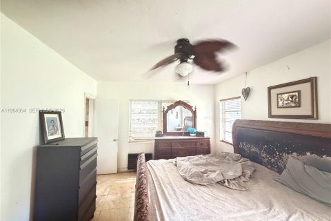 Casa en venta en North Miami, Florida, 3 dormitorios, 192.68 m2 № 2026994 - foto 9