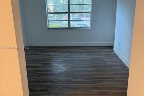 Copropriété à louer à Deerfield Beach, Floride: 2 chambres, 119.84 m2 № 1941945 - photo 4